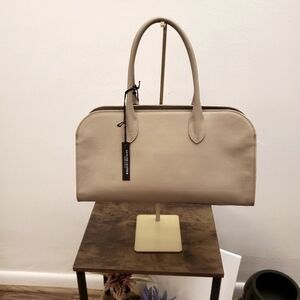 NWT Claudia Firenze Women's Cavallino Tote/Crossbody Cappuccino Beige